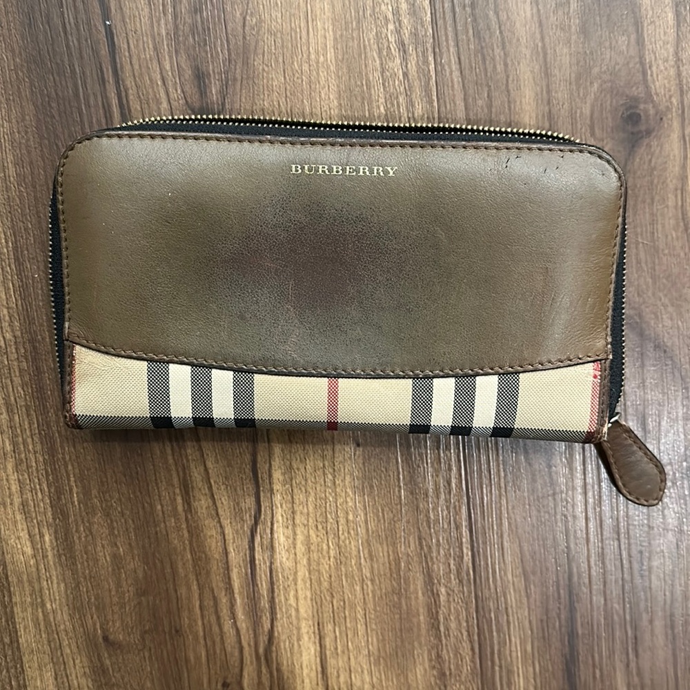 Burberry wallet